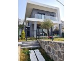 Şehir Merkezinde Deniz Manzaralı 6+1 Villa